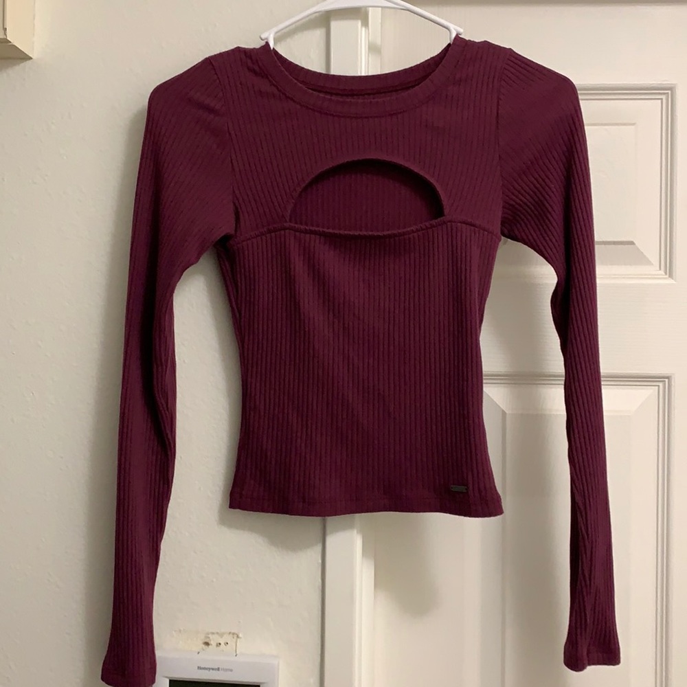Mauve tight fitting shirt with hole